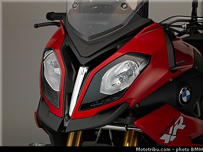 statique_studio_037_bmw_2016_s_1000_xr.jpg