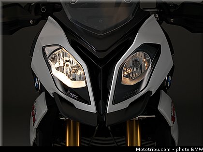 statique_studio_038_bmw_2016_s_1000_xr.jpg