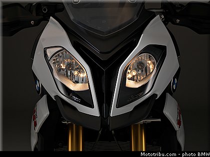 statique_studio_039_bmw_2016_s_1000_xr.jpg