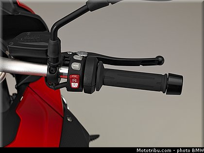 statique_studio_047_bmw_2016_s_1000_xr.jpg