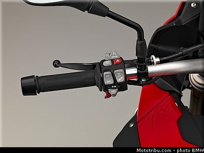 statique_studio_048_bmw_2016_s_1000_xr.jpg