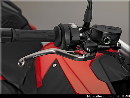 statique_studio_051_bmw_2016_s_1000_xr.jpg