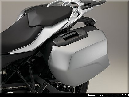 statique_studio_059_bmw_2016_s_1000_xr.jpg