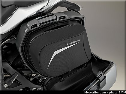 statique_studio_069_bmw_2016_s_1000_xr.jpg