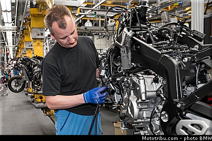 usine_001_bmw_2016_s_1000_xr.jpg