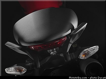 ducati_1200_monster_2014_046.jpg
