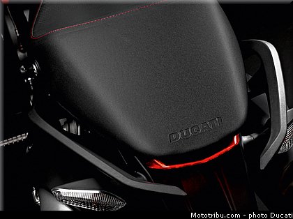 ducati_1200_monster_2014_053.jpg