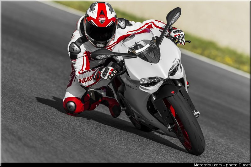 ducati_2014_superbike_899_panigale_0006
