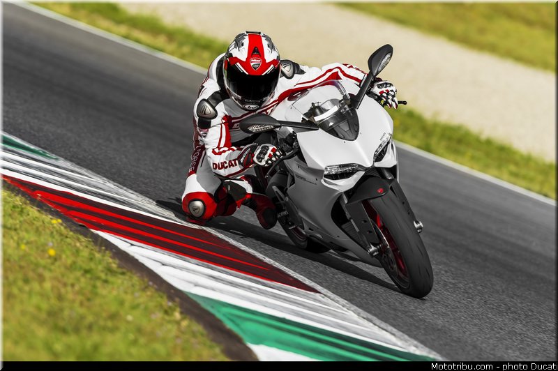 ducati_2014_superbike_899_panigale_0008