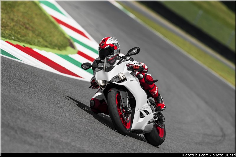 ducati_2014_superbike_899_panigale_0011