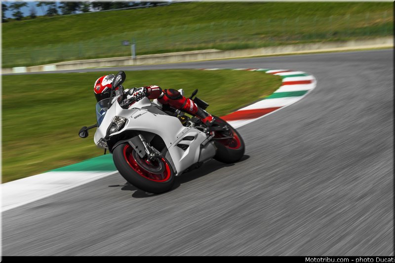 ducati_2014_superbike_899_panigale_0012