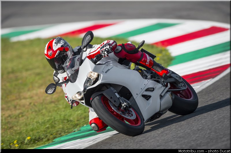 ducati_2014_superbike_899_panigale_0014