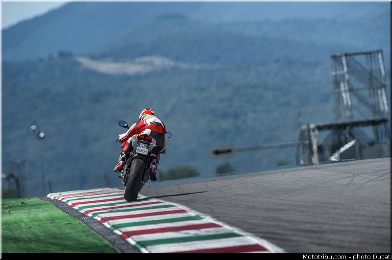 ducati_2014_superbike_899_panigale_0017