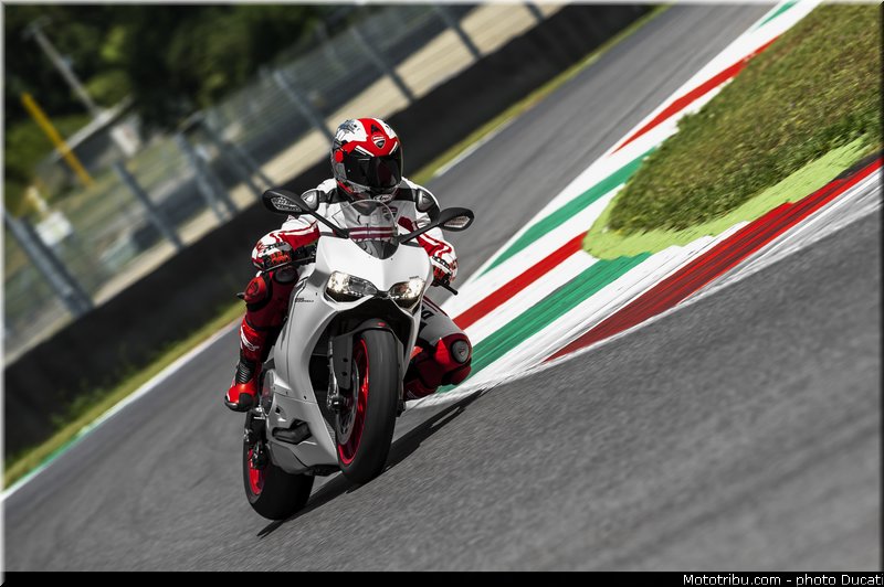 ducati_2014_superbike_899_panigale_0019