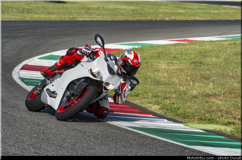 ducati_2014_superbike_899_panigale_0020