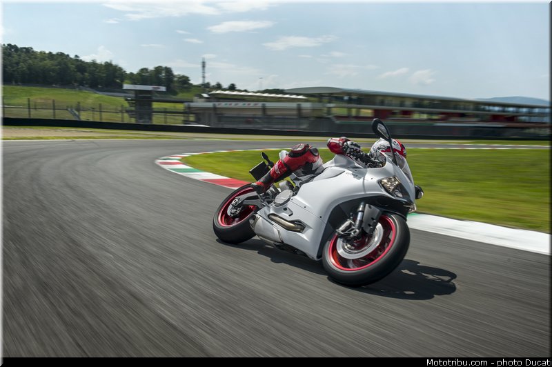 ducati_2014_superbike_899_panigale_0023