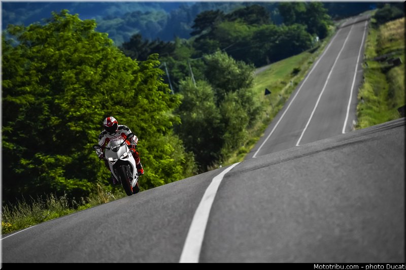 ducati_2014_superbike_899_panigale_0027
