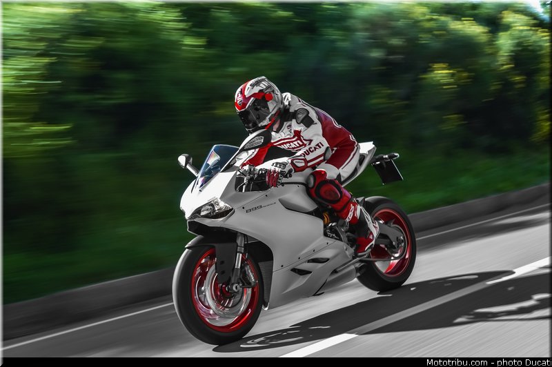 ducati_2014_superbike_899_panigale_0029