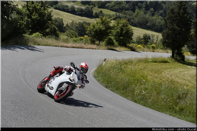 ducati_2014_superbike_899_panigale_0036