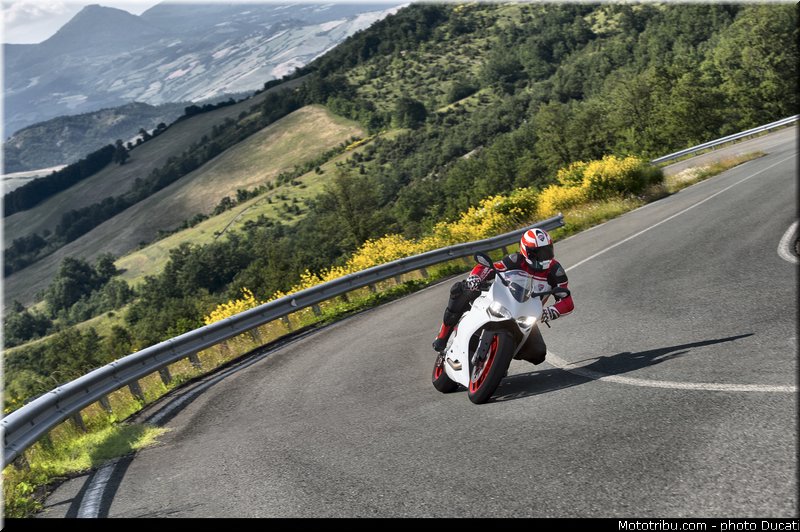 ducati_2014_superbike_899_panigale_0037