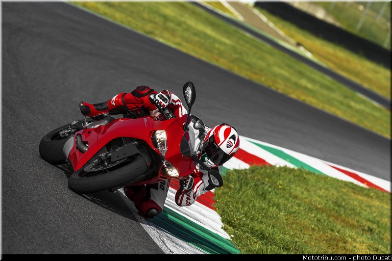ducati_2014_superbike_899_panigale_0043
