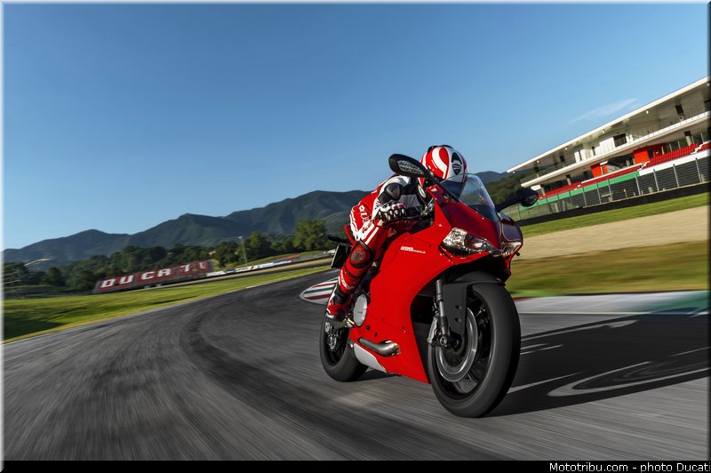 ducati_2014_superbike_899_panigale_0044