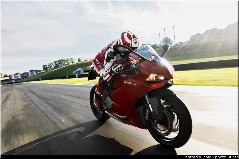 ducati_2014_superbike_899_panigale_0048