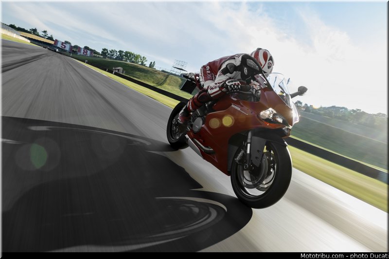 ducati_2014_superbike_899_panigale_0049
