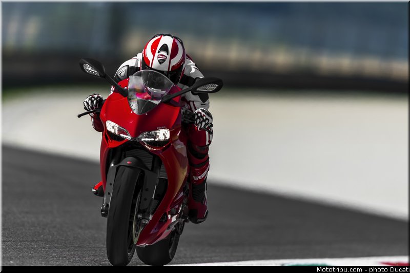 ducati_2014_superbike_899_panigale_0051