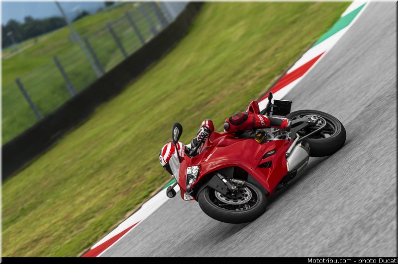 ducati_2014_superbike_899_panigale_0054