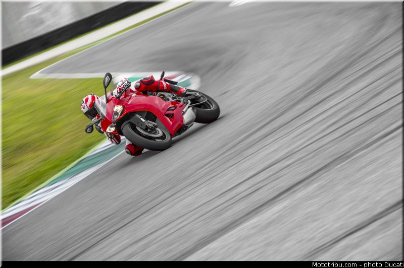 ducati_2014_superbike_899_panigale_0055