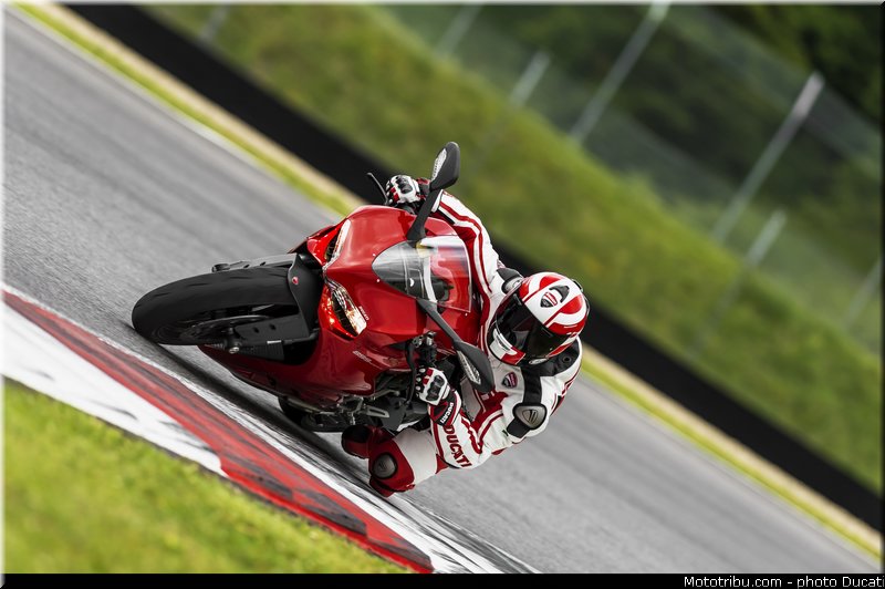 ducati_2014_superbike_899_panigale_0056