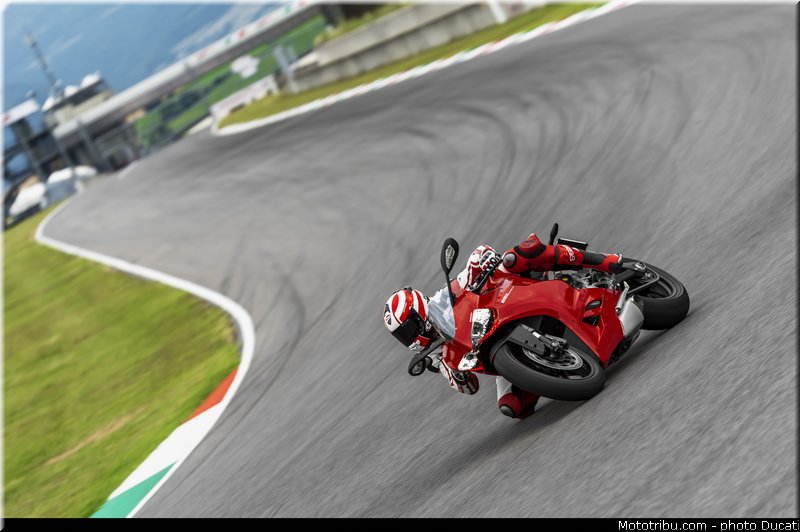 ducati_2014_superbike_899_panigale_0058