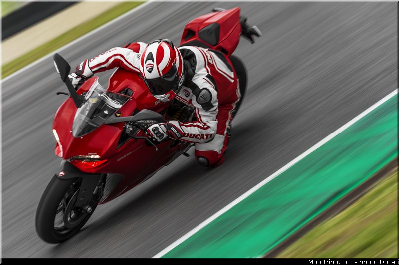 ducati_2014_superbike_899_panigale_0059