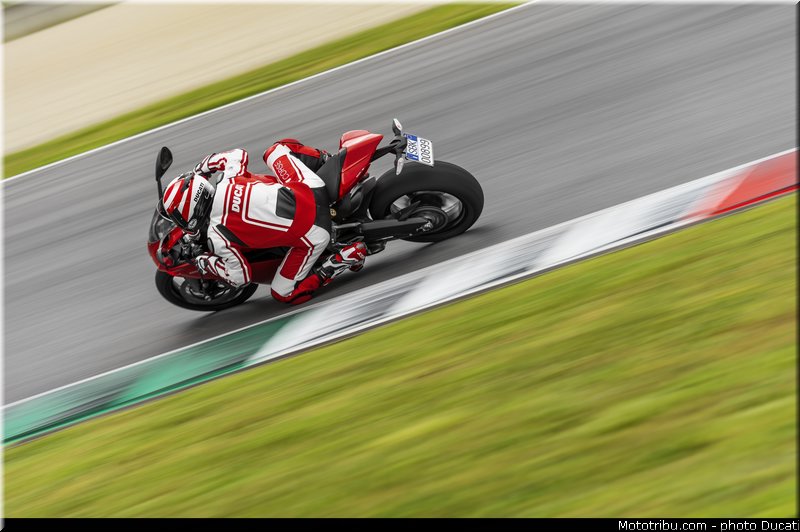 ducati_2014_superbike_899_panigale_0063