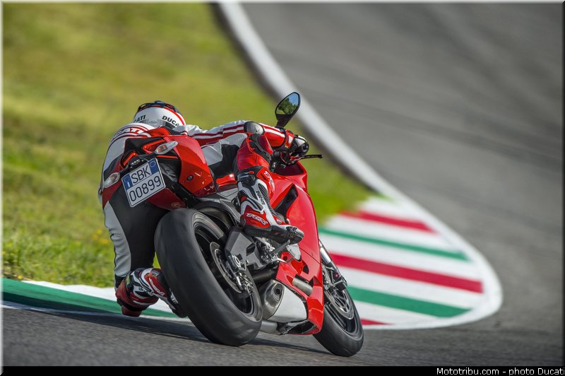 ducati_2014_superbike_899_panigale_0065