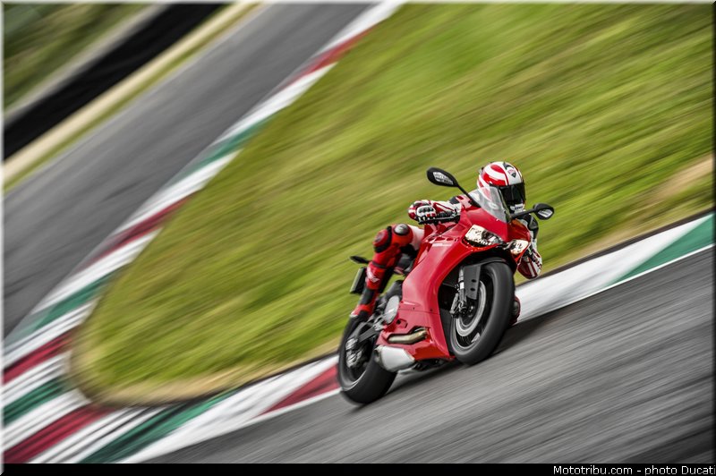 ducati_2014_superbike_899_panigale_0066