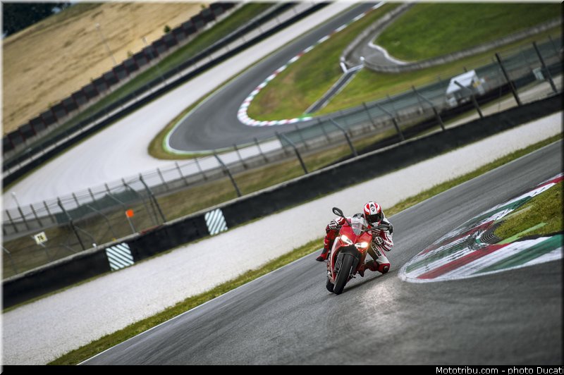 ducati_2014_superbike_899_panigale_0068
