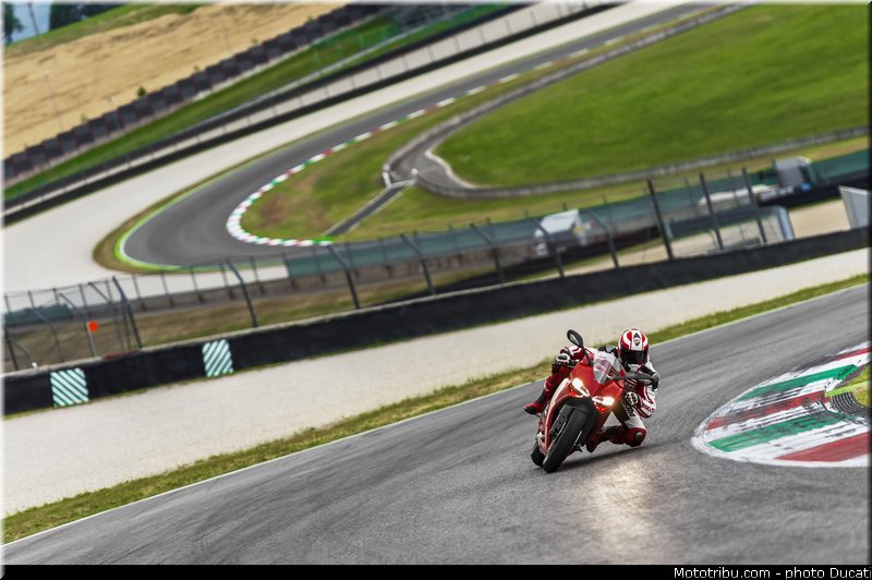 ducati_2014_superbike_899_panigale_0069
