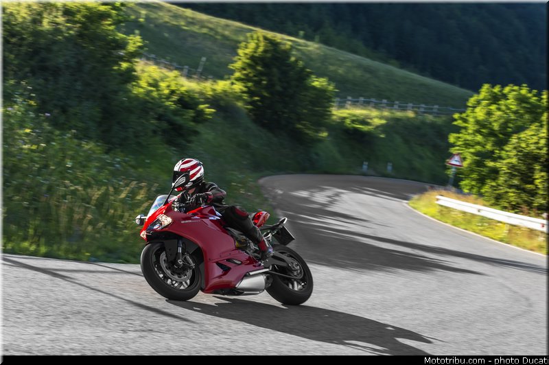 ducati_2014_superbike_899_panigale_0073