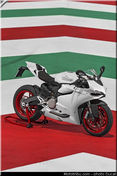ducati_2014_superbike_899_panigale_0101