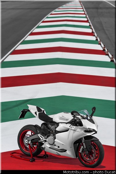ducati_2014_superbike_899_panigale_0102