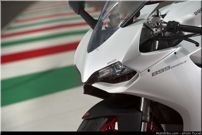 ducati_2014_superbike_899_panigale_0105