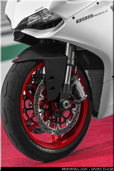 ducati_2014_superbike_899_panigale_0106