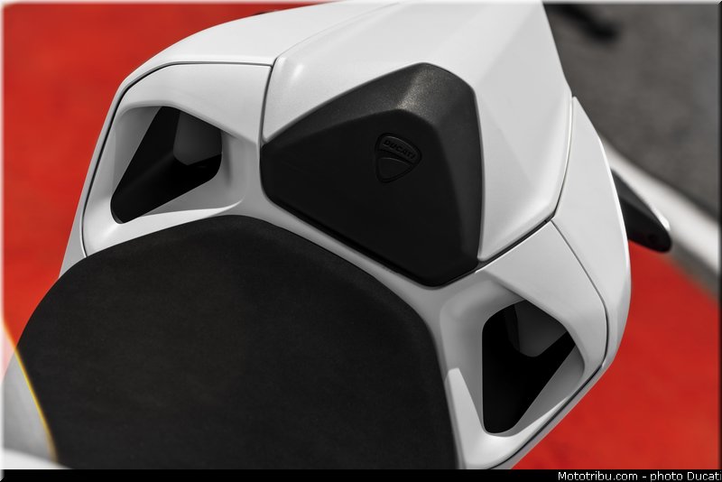 ducati_2014_superbike_899_panigale_0109