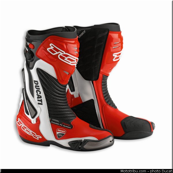 ducati_2014_superbike_899_panigale_0138