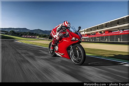 ducati_2014_superbike_899_panigale_0045.jpg