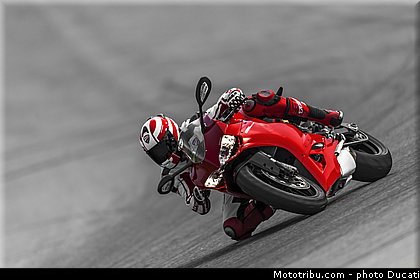 ducati_2014_superbike_899_panigale_0061.jpg