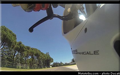 ducati_2014_superbike_899_panigale_0075.jpg