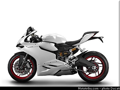 ducati_2014_superbike_899_panigale_0078.jpg